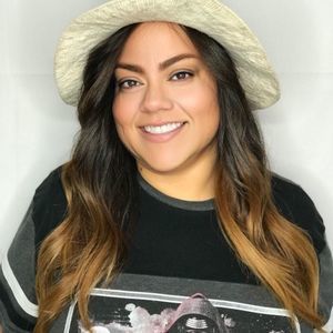 Meet your Posher, Alessandra